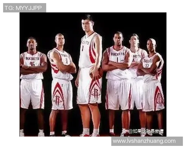 姚明最佳脚步揭秘：如何在篮球场上运用灵活脚步提升比赛表现