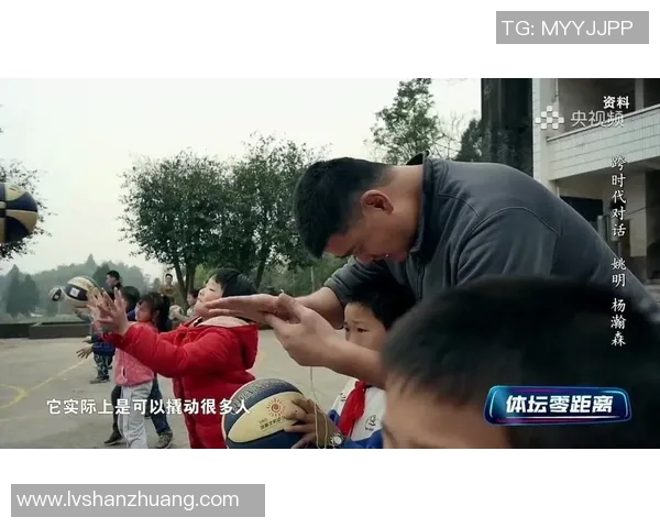 姚明与孙扬的传奇之路：从篮球场到泳池的跨界辉煌与友谊故事