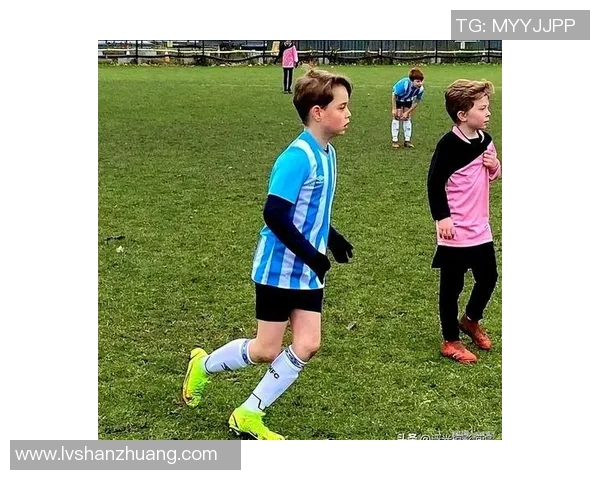 足球明星的家庭生活揭秘八个孩子的成长故事与挑战