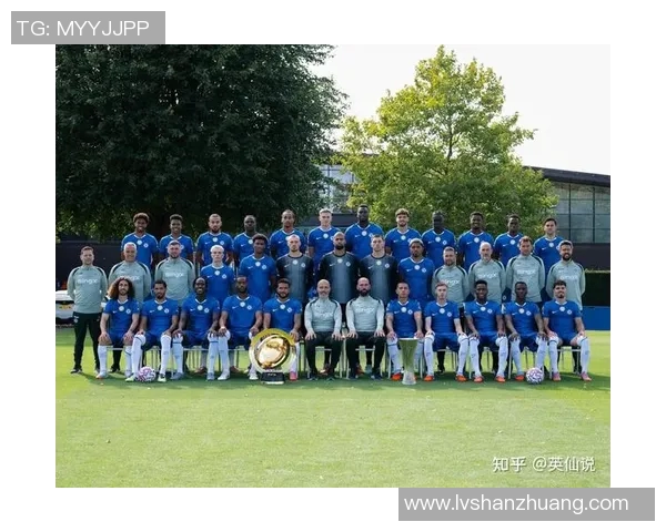 那个足球明星的身高是多少以及他在场上的表现如何影响球队表现