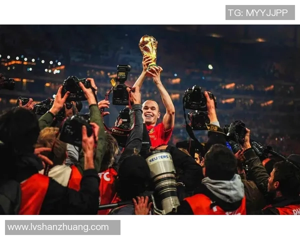 足球明星高清图集展现足坛风采与传奇瞬间的完美画卷 足球明星高清图集展现足坛风采与传奇瞬间的完美画卷